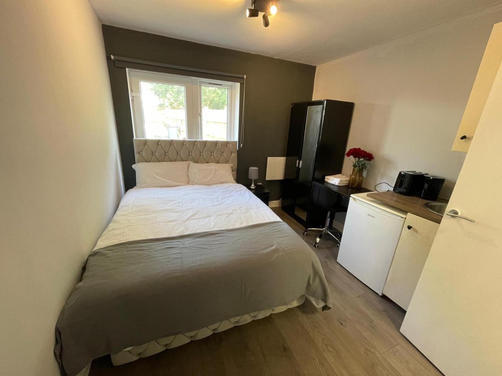 Letzi Premium Cozy Retreat Private En-Suite Rooms, Wembley Лондон Екстер'єр фото
