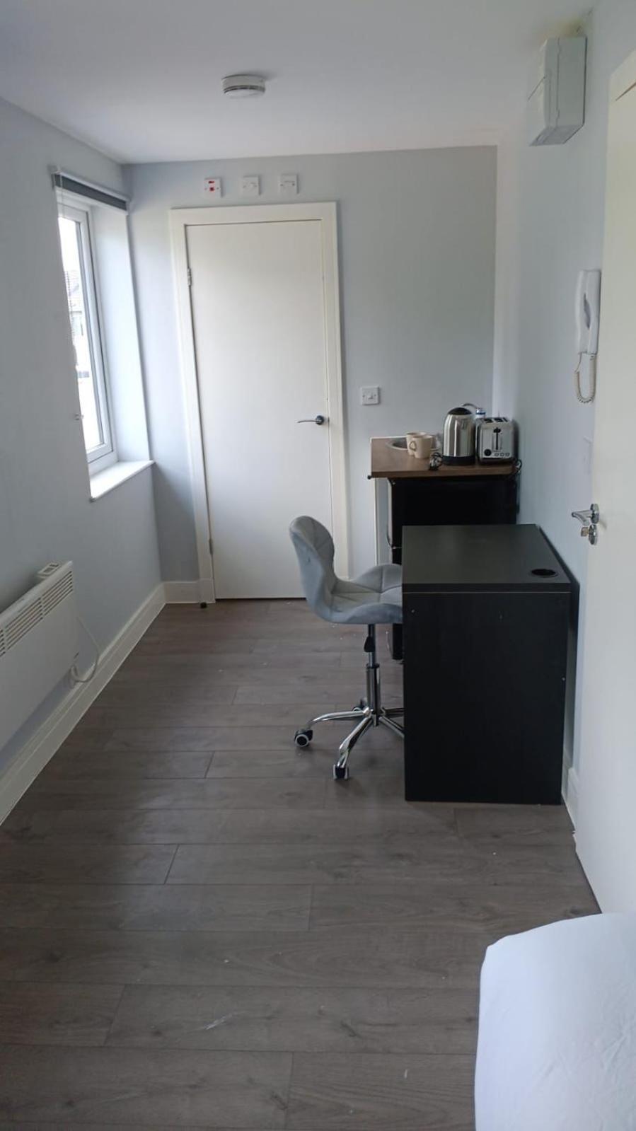 Letzi Premium Cozy Retreat Private En-Suite Rooms, Wembley Лондон Екстер'єр фото